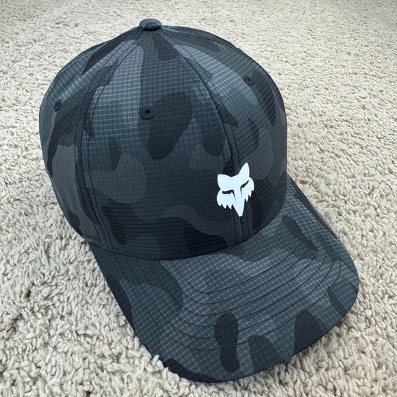 Fox Racing Hat Men's S/M Fox Head Black Camo Tech Flexfit OG Front Logo Cap NWT - Picture 1 of 8